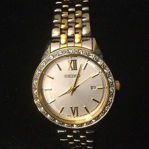 Seiko Ladies Watch adorned w/Svarkovski Crystals